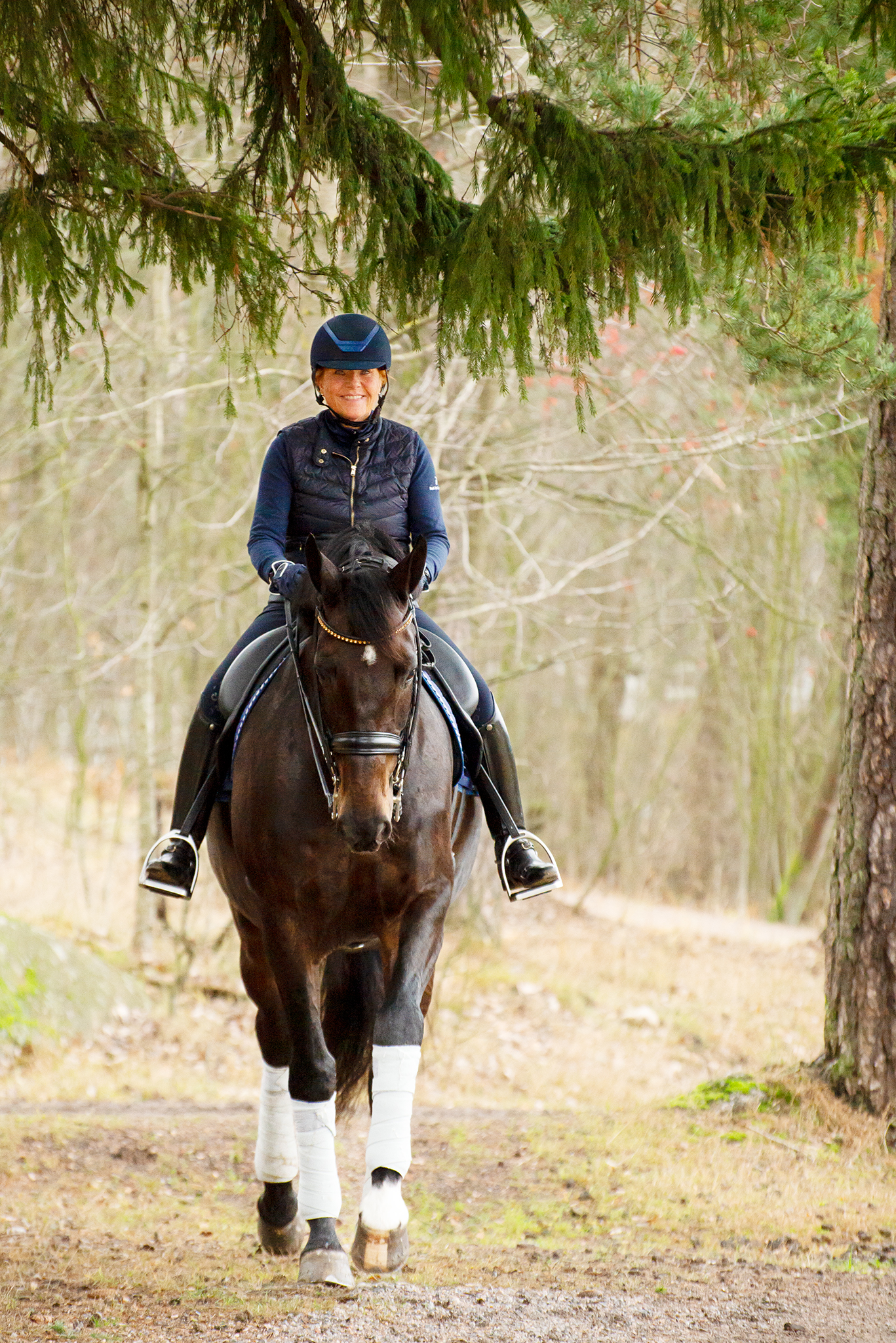 Janne Bergh ratsailla.